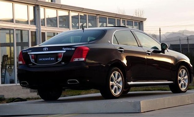 豐田 皇冠 V6 3.0L Royal Saloon 2010款