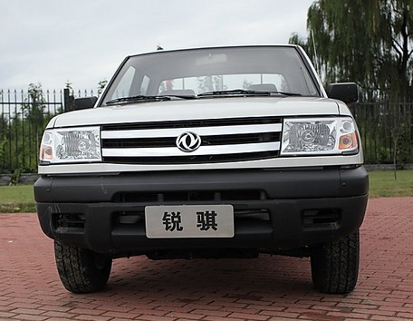 鄭州日產(chǎn) 銳騏皮卡 2WD ZD25柴油豪華型 國(guó)Ⅲ 2009款