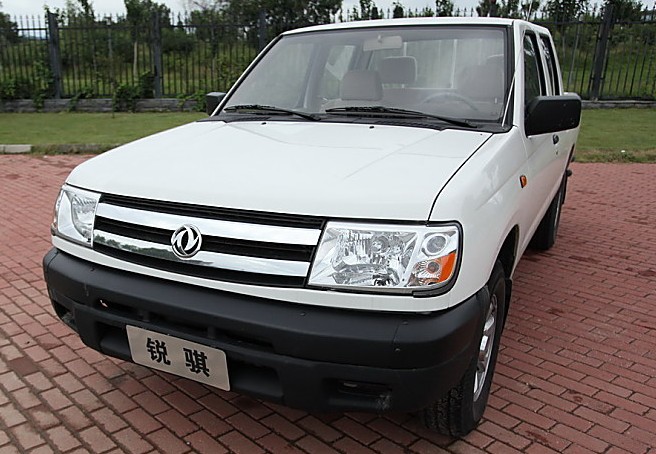 鄭州日產(chǎn) 銳騏皮卡 4WD ZD25柴油標(biāo)準(zhǔn)型 國(guó)Ⅲ 2009款