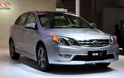 2013款V6菱仕1.5L 手動標準版